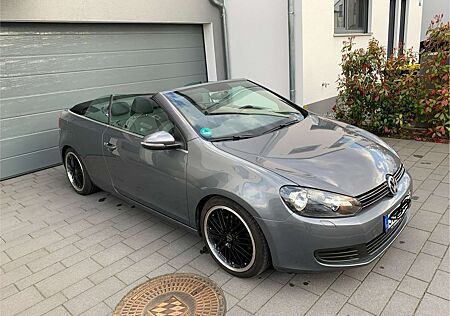 VW Golf Cabriolet Volkswagen … in sehr guten Zustand und 8-fach bereift