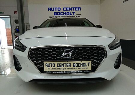 Hyundai i30 Intro Style*Navi*Kamera*PDC*LM