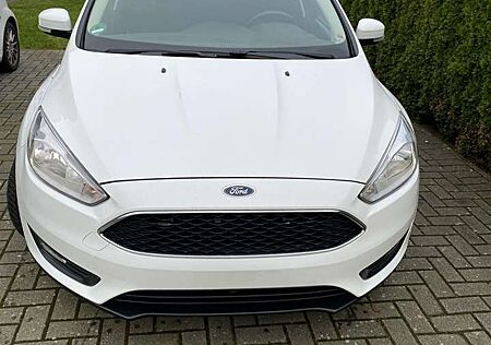 Ford Focus Turnier 1.5 TDCi DPF Start-Stopp-System Aut. ST-Li