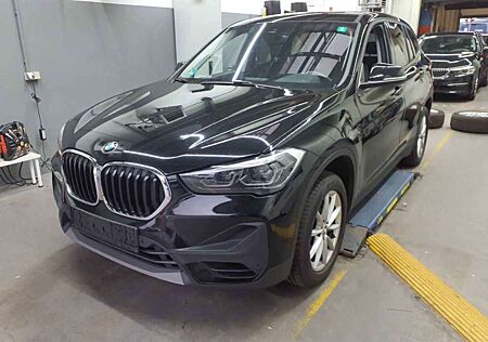 BMW X1 xDrive 20 i Advantage LED AHK PDC R.Cam SHZ