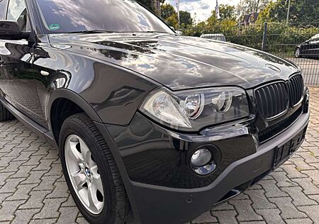 BMW X3 2.0i *TÜV Neu *Allradantrieb * Panorama-Dach