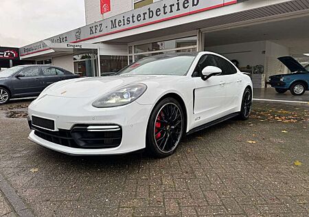 Porsche Panamera GTS