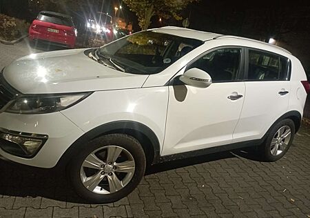 Kia Sportage 2.0 CVVT 2 WD Automatik Spirit