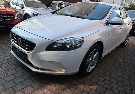 Volvo V40 Momentum Kamera Sitzhei. Style-Paket 150 PS