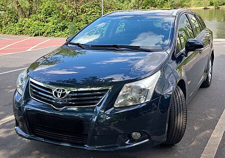 Toyota Avensis Combi 1.6 Edition