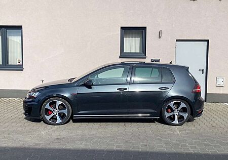 VW Golf GTI Volkswagen 2.0 TSI BMT DSG