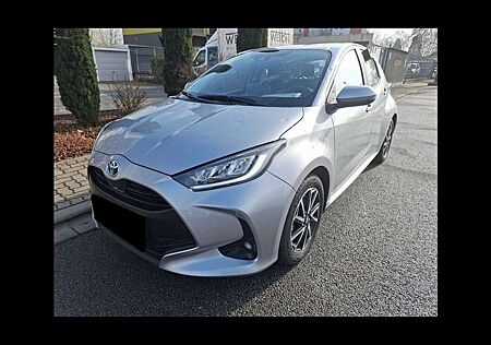Toyota Yaris Hybrid 1.5 VVT-i (68 kW / 92 PS) Team Deutschland