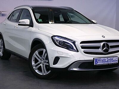 Mercedes-Benz GLA 200 1.6 *PANORAMA*NAVI*SHZ*PDC*KAMERA*LED*Teilleder*uv