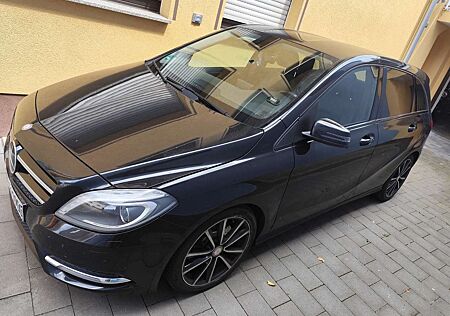 Mercedes-Benz B 220 CDI (BlueEFFICIENCY) 7G-DCT