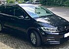 VW Touran Volkswagen 1.5 TSI 7 Sitze AHK Pano Standheizung uvm