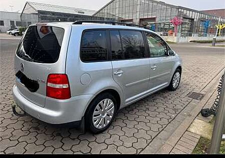 VW Touran Volkswagen 2.0 TDI Trendline