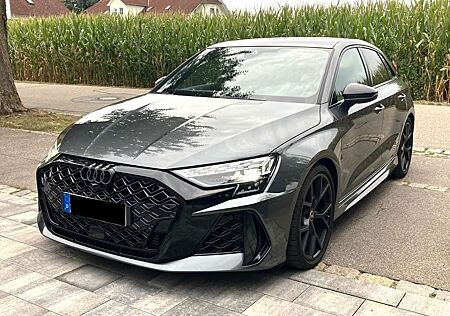 Audi RS3 TFSI quattro