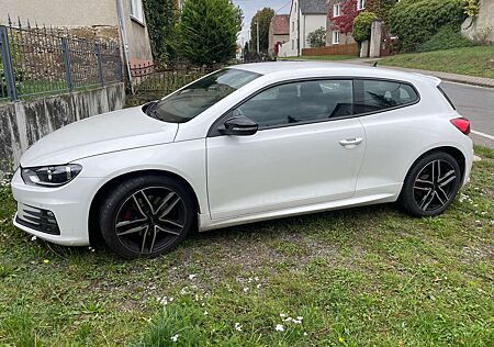 VW Scirocco Volkswagen 2.0 GTS (BlueMotion Technology)