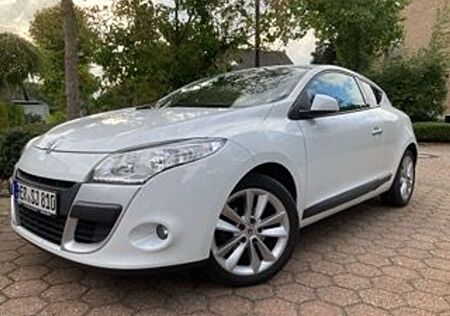 Renault Megane Coupe TCe 130 Coupe Night and Day