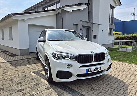 BMW X5 xDrive30d M-SPORTPAKET+PANO+360°KAMERA+AHK