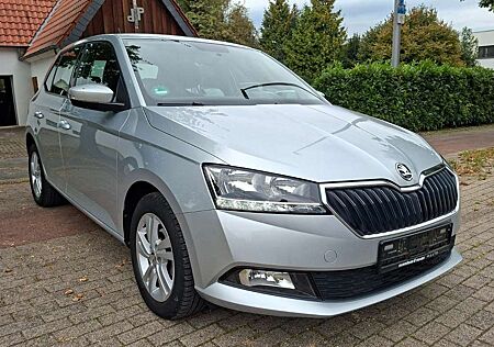 Skoda Fabia Style- erst 22tkm- Carplay Navi-Kam-Multi