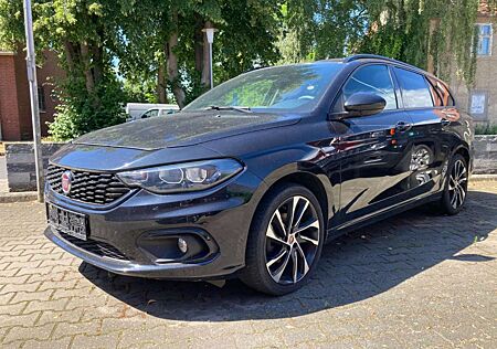 Fiat Tipo S-Design-1.4.Benzin-120PS-Leder-Navi-18-Zol