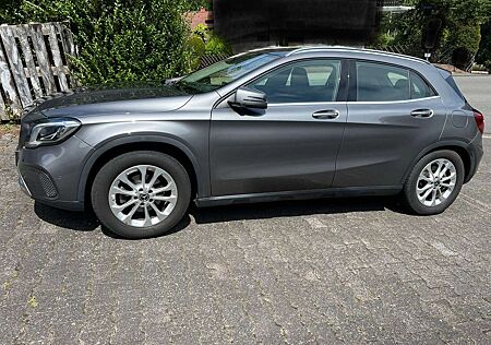 Mercedes-Benz GLA 200 (156.943)