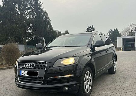 Audi Q7 3.0 TDI DPF quattro tiptronic