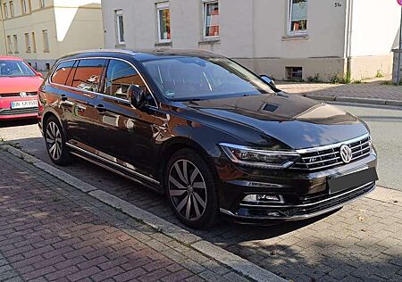 VW Passat Variant Volkswagen 2.0TDI 4Motion DSG R-Line mit Vollausstattung