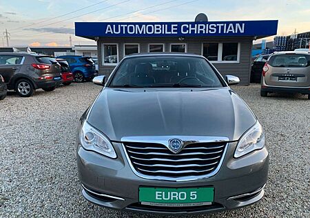 Lancia Flavia Automatik Navi Sitzheizung Leder