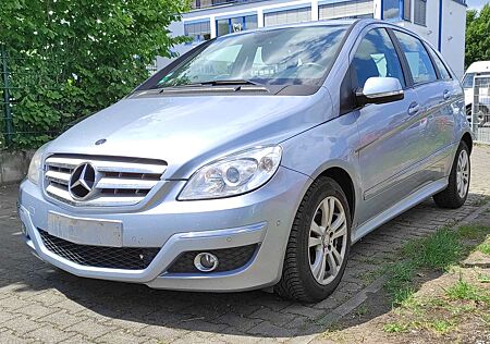 Mercedes-Benz B 200 CDI KLIMA PDC ALLWETTER SHZ 6-GANG BC EURO-4