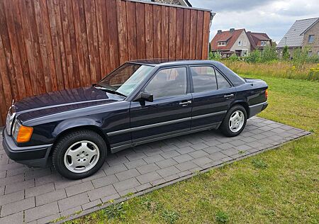 Mercedes-Benz E 230 230 E
