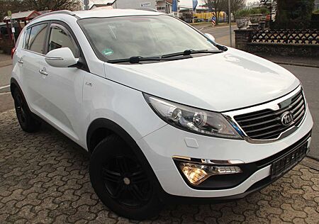 Kia Sportage Spirit 4WD. XENON-Licht. SITZHEIZUNG.