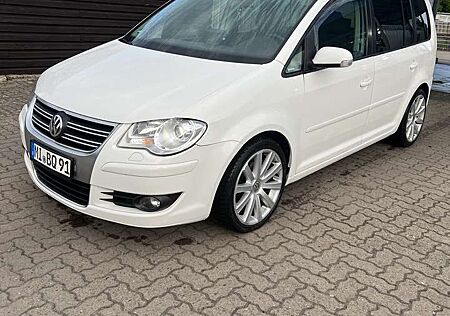 VW Touran Volkswagen 2.0 TDI DSG R Line