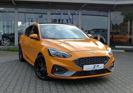 Ford Focus Lim. ST 2.3 Schiebed. Recaro Navi B&O