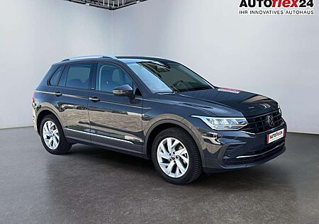 VW Tiguan Volkswagen 1.5 TSI Active Navi Kam PDC SHZ 110 kW (150 PS)...