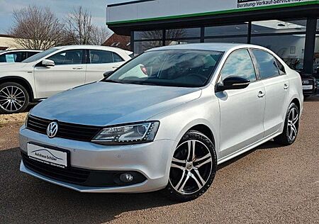 VW Jetta Volkswagen VI Match *NAVI*Bi-Xenon*PDC*Freisprech*DSG