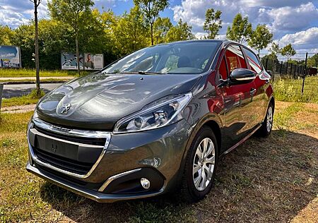 Peugeot 208 Active+Klima+wenig Kilometer