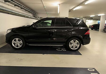 Mercedes-Benz ML 350 4MATIC (BlueEFFICIENCY) 7G-TRONIC