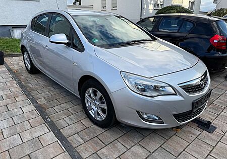 Opel Astra Fließheck 5-Türer 1.6 Edition