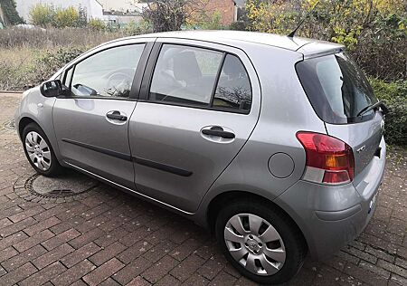 Toyota Yaris 5-Türer 1.0 VVT-i Cool