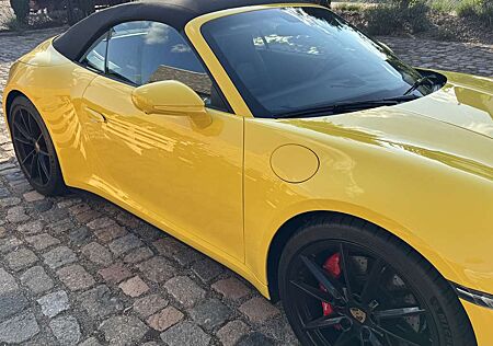 Porsche 992 911 Carrera 4S Cabriolet PDK
