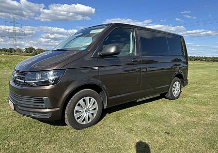 VW T6 Multivan Volkswagen Multivan Trendl. Behindertengerecht Rollstuhlumbau