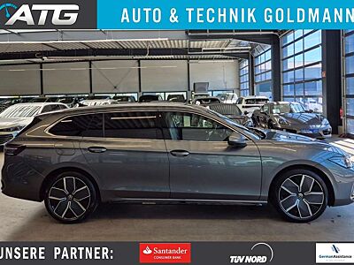 Volkswagen Passat PASSAT VARIANT 2.0 TSI 4M R-LINE IQ PANO HUD AHK