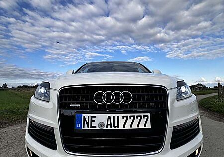 Audi Q7 3.0 TDI DPF quattro tiptronic