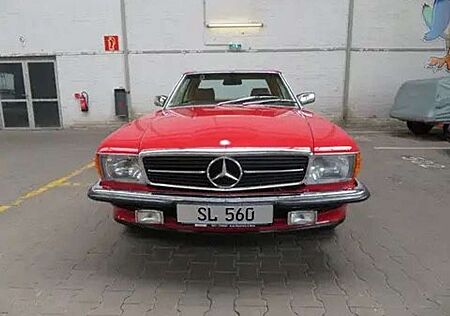 Mercedes-Benz 560 SL