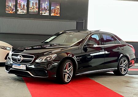 Mercedes-Benz E 63 AMG Panorama Distronic Kamera ILS 4Matic 19