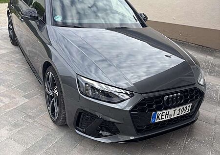 Audi A4 40 TFSI S line