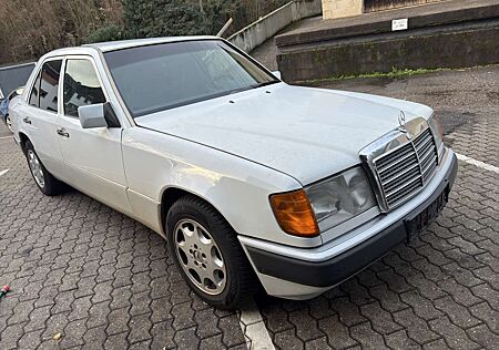 Mercedes-Benz E 230 w124