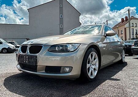 BMW 330 d COUPE AUT + LEDER + SHZ + TEMP + PDC