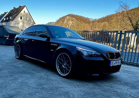 BMW M5 Basis