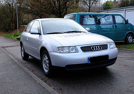 Audi A3 1.6 Attraction