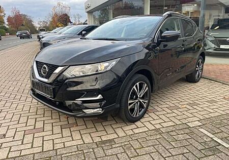 Nissan Qashqai 1.3 DiG-T N-Connecta AHK Panoramadach Ca