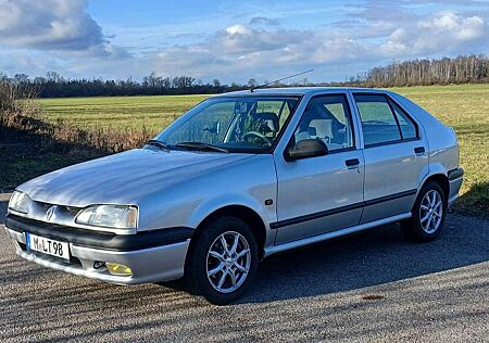 Renault R 19 1.8 RT