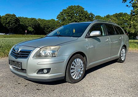 Toyota Avensis Kombi 2.2 D-CAT Radio Sitzheizung AHK